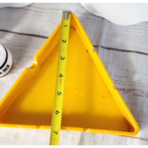 Osta Melamine Ashtray: Stylish Pool Rack Design for Cigars & Cigarettes - Picture 7 of 11